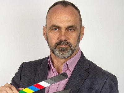 Episode 122: How live video streaming is changing marketing with Jonathan Poynter