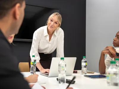How Fractional CMOs Reduce Hiring Pressure