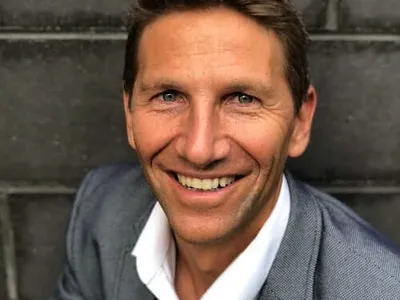 How to Master Customer Experience with Tom Scantlebury