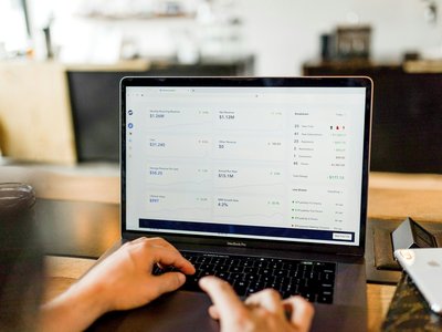 Why Product Descriptions and Images Make or Break Your Online Sales