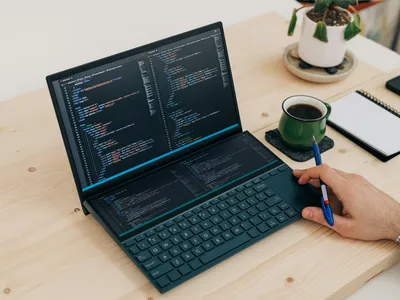 From Funnel to Flywheel: How Fractional Marketers Support SaaS Growth