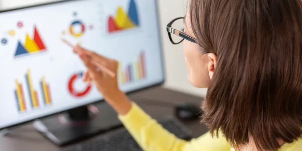 caucasian-advisor-financial-business-analytics-woman-with-data-dashboard-graphs