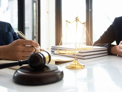 Marketing Legal Services Without Breaching Compliance