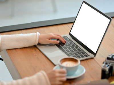Content That Converts: What CEOs Need to Know About Hiring Writers