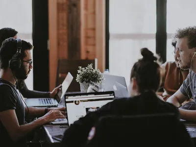 Freelancers vs. Fractional Marketers: What’s the Difference?