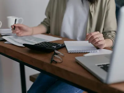 How to Set Your Rates as a Marketing Consultant in 2024