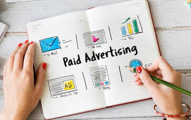 online-marketing-commercial-connection-technology_53876-132688